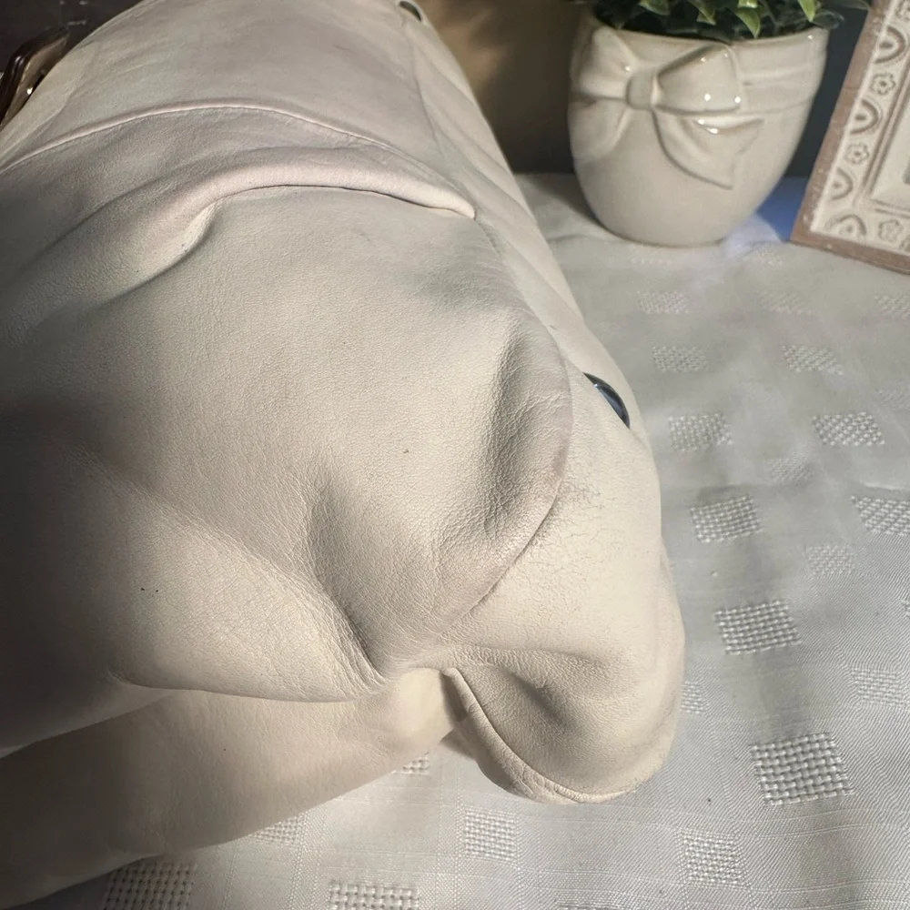 Coach Soho F18751 Cream Leather East West Tote
Shoulder Bag Gold Trim - Picture 6 of 13